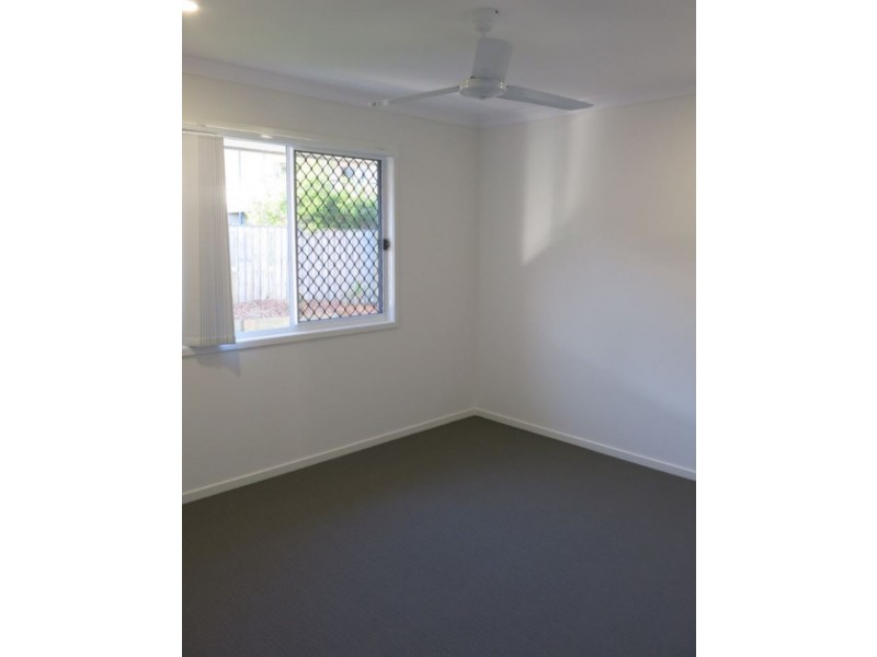 8 Apex Court, Springfield Lakes QLD 4300