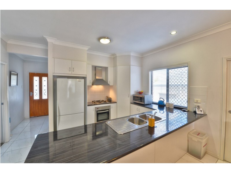 11 Violet Avenue, Springfield Lakes QLD 4300