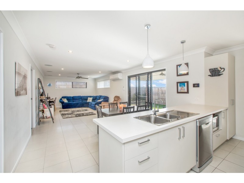 1 Rest Court, Springfield Lakes QLD 4300