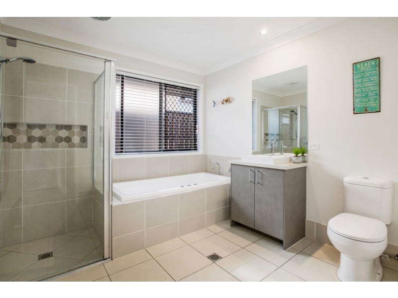 1 Rest Court, Springfield Lakes QLD 4300