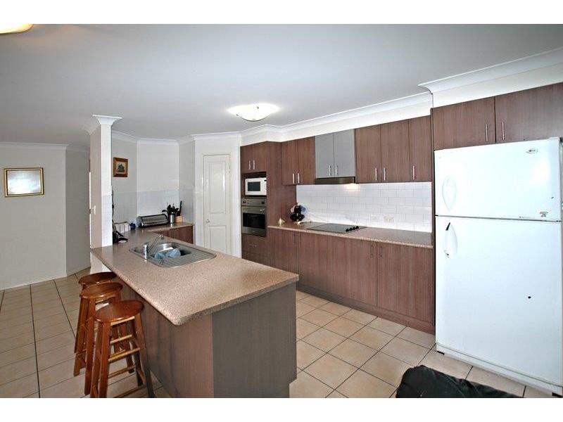 8 Burlington Terrace, Springfield Lakes QLD 4300