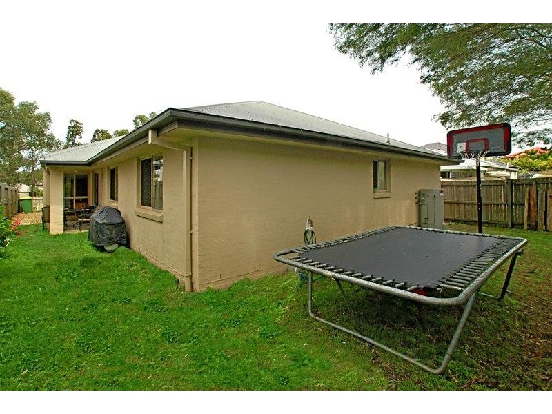 8 Burlington Terrace, Springfield Lakes QLD 4300