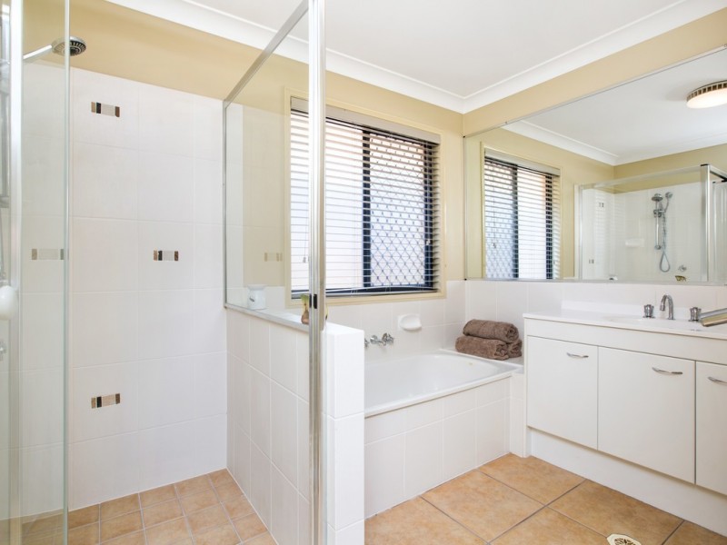 15 Chance Court, Springfield Lakes QLD 4300