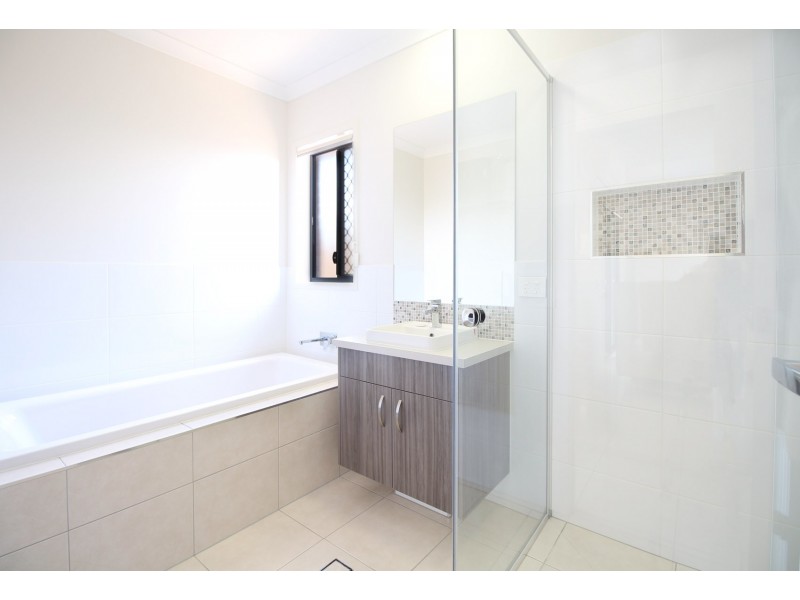 27 Lillypilly Drive, Ripley QLD 4306