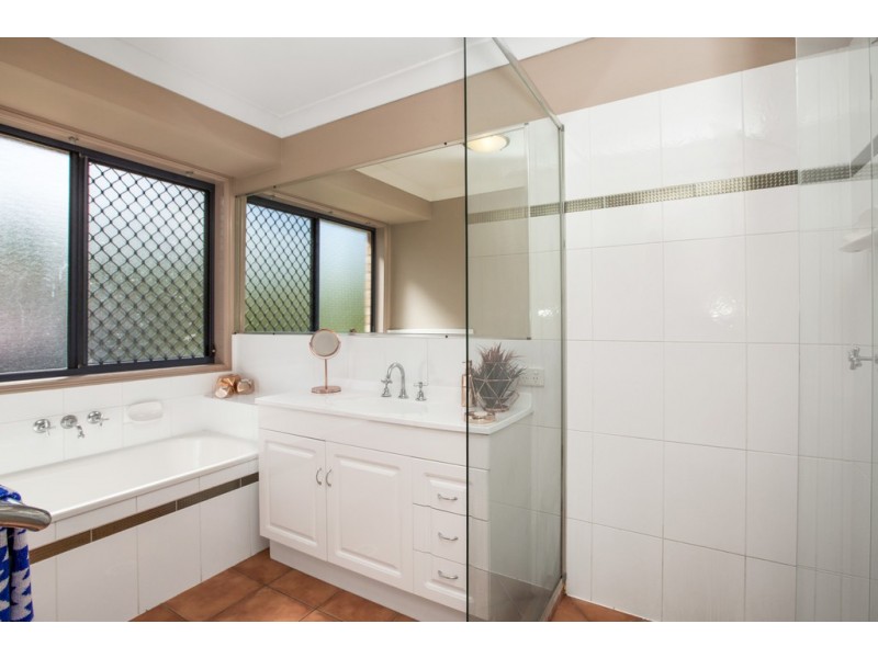 162-164 Silvereye Crescent, Greenbank QLD 4124