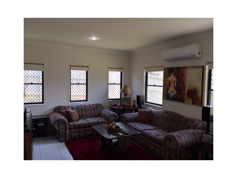 272 Lakeside Avenue, Springfield Lakes QLD 4300