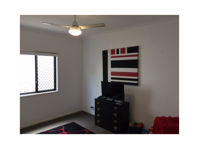 272 Lakeside Avenue, Springfield Lakes QLD 4300