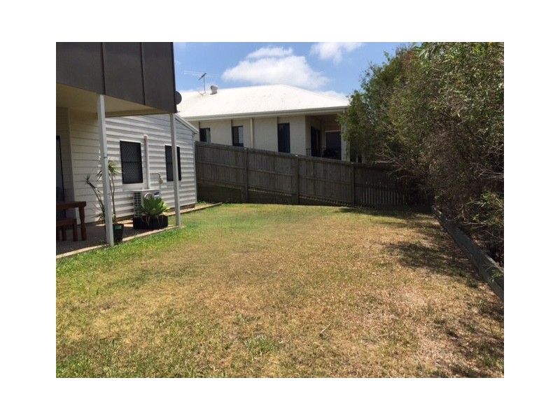 272 Lakeside Avenue, Springfield Lakes QLD 4300