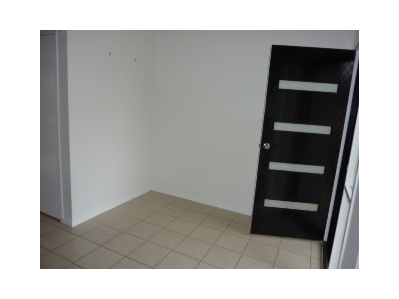 288 Lakeside Avenue, Springfield Lakes QLD 4300