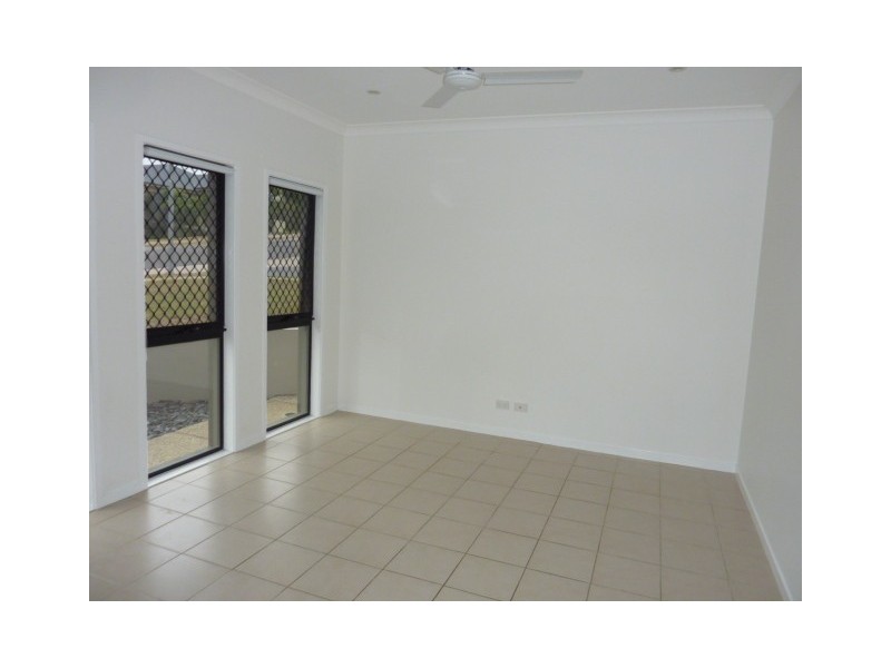 288 Lakeside Avenue, Springfield Lakes QLD 4300