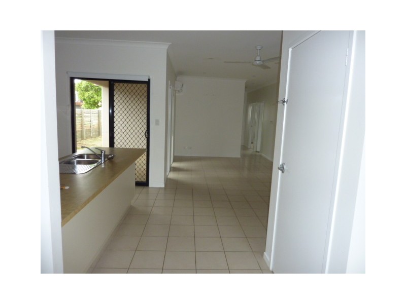 288 Lakeside Avenue, Springfield Lakes QLD 4300