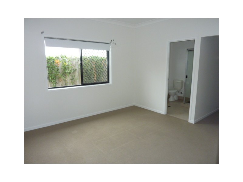 288 Lakeside Avenue, Springfield Lakes QLD 4300