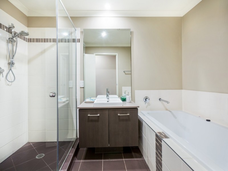 24 McKivat Drive, Springfield Lakes QLD 4300