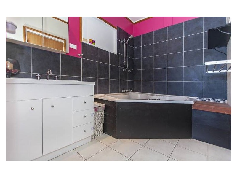 3 Stella Street, Camira QLD 4300