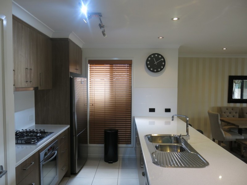 60 Carnarvon Ave, Springfield Lakes QLD 4300