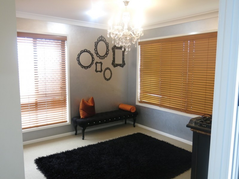 60 Carnarvon Ave, Springfield Lakes QLD 4300