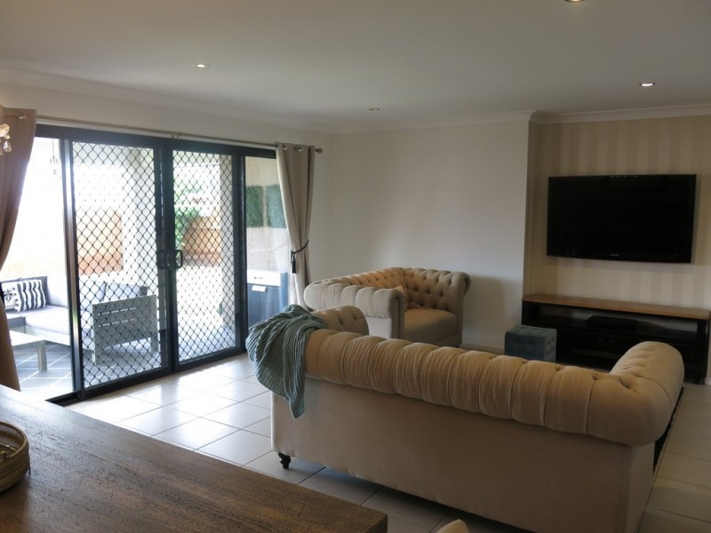 60 Carnarvon Ave, Springfield Lakes QLD 4300