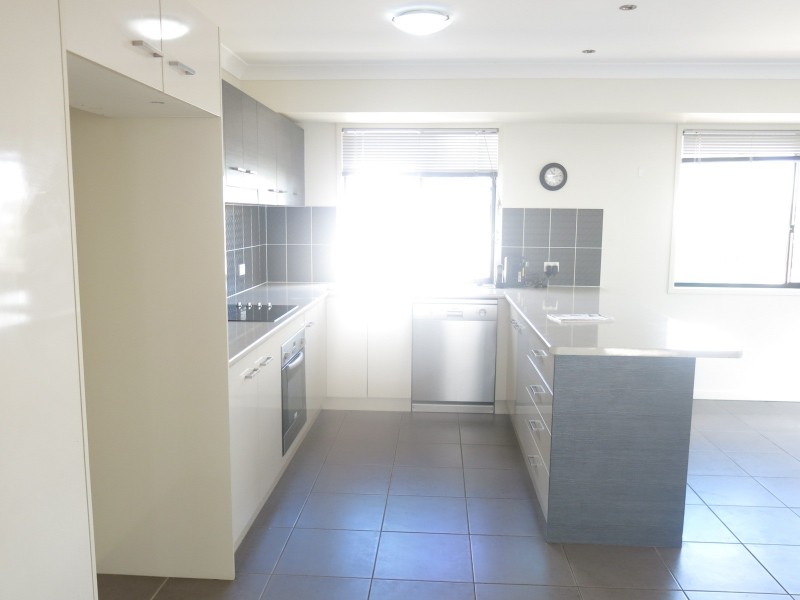 20 Park Edge Drive, Springfield Lakes QLD 4300