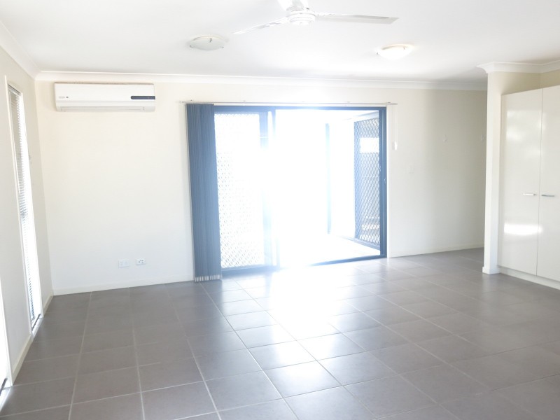 20 Park Edge Drive, Springfield Lakes QLD 4300