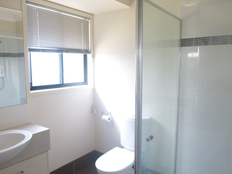 20 Park Edge Drive, Springfield Lakes QLD 4300