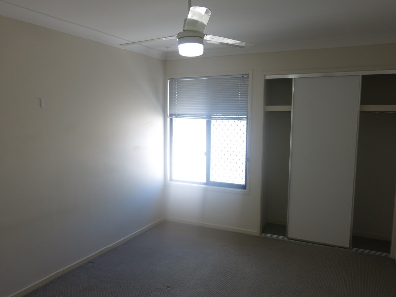 20 Park Edge Drive, Springfield Lakes QLD 4300