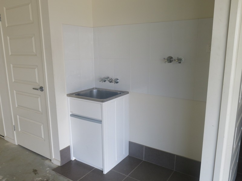 20 Park Edge Drive, Springfield Lakes QLD 4300