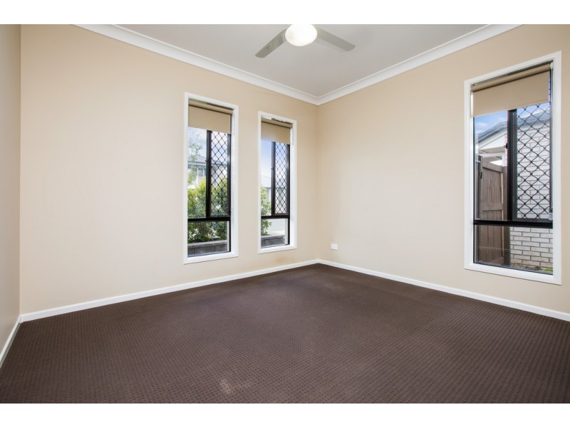 33 Grindelia Drive, Springfield Lakes QLD 4300