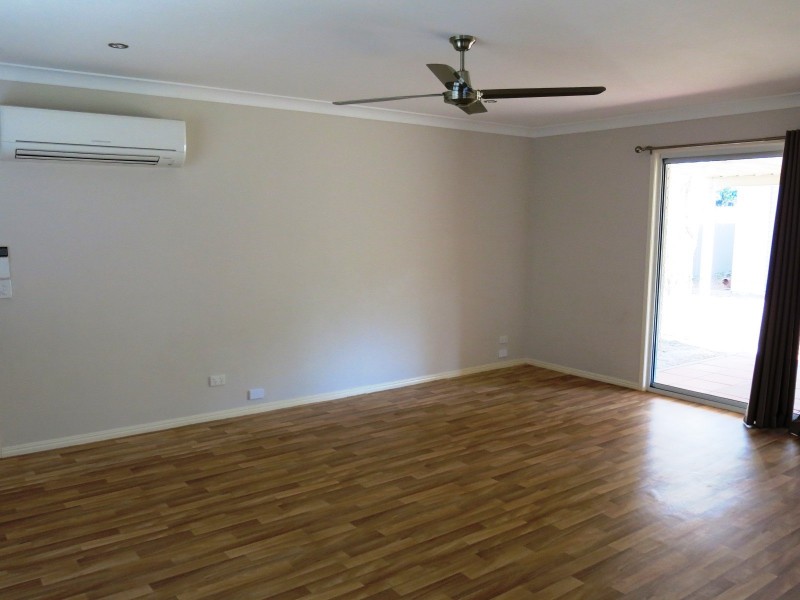 4 Lorraine St, Camira QLD 4300