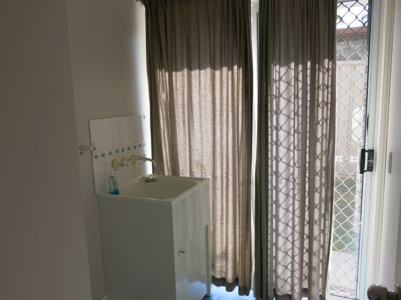 4 Lorraine St, Camira QLD 4300