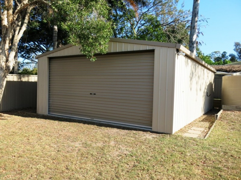 4 Lorraine St, Camira QLD 4300