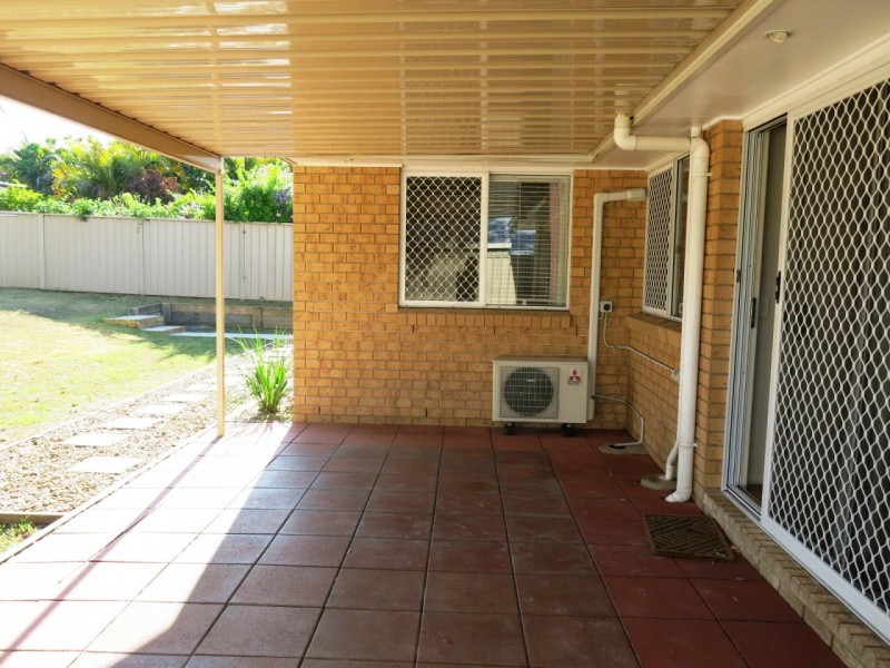 4 Lorraine St, Camira QLD 4300