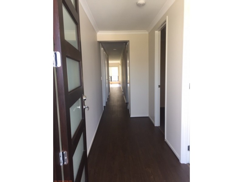 6 Comfort Street, South Ripley QLD 4306