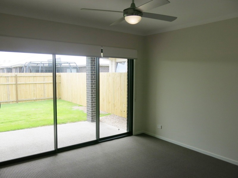 6 Comfort Street, South Ripley QLD 4306