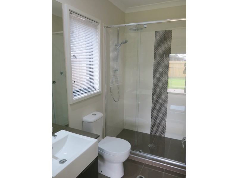 6 Comfort Street, South Ripley QLD 4306