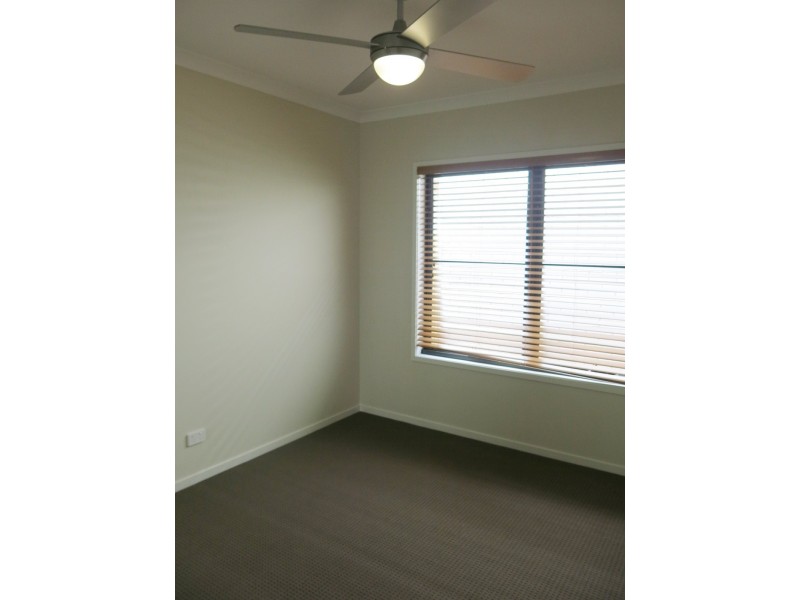 6 Comfort Street, South Ripley QLD 4306