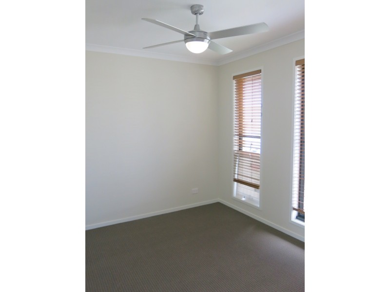 6 Comfort Street, South Ripley QLD 4306