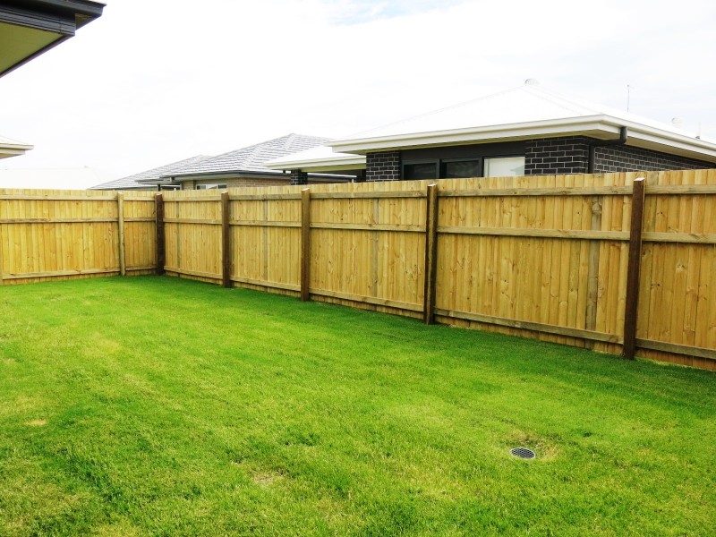 6 Comfort Street, South Ripley QLD 4306