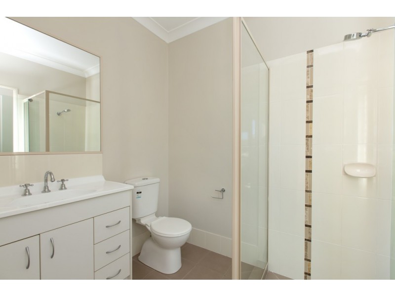 15 Violet Ave, Springfield Lakes QLD 4300