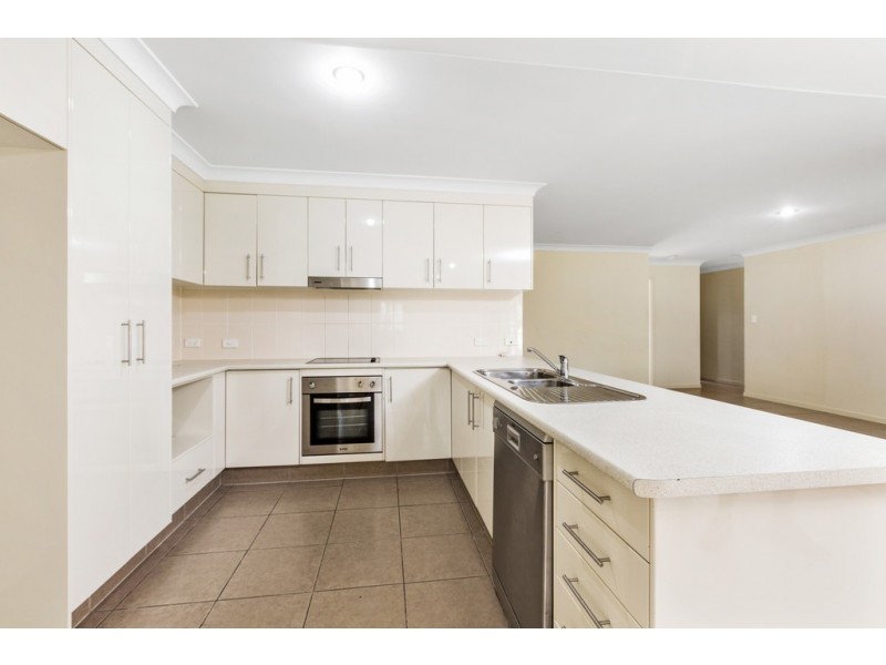 27 Shallow Bay Drive, Springfield Lakes QLD 4300