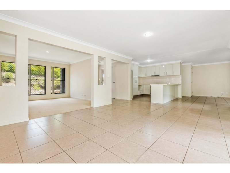 27 Shallow Bay Drive, Springfield Lakes QLD 4300