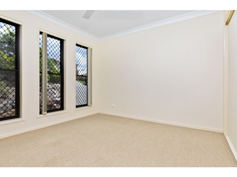 27 Shallow Bay Drive, Springfield Lakes QLD 4300