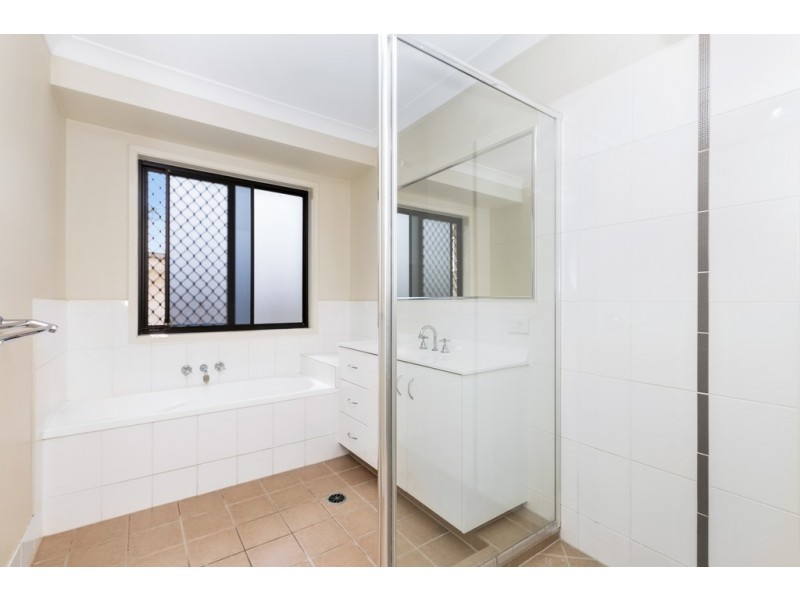 27 Shallow Bay Drive, Springfield Lakes QLD 4300
