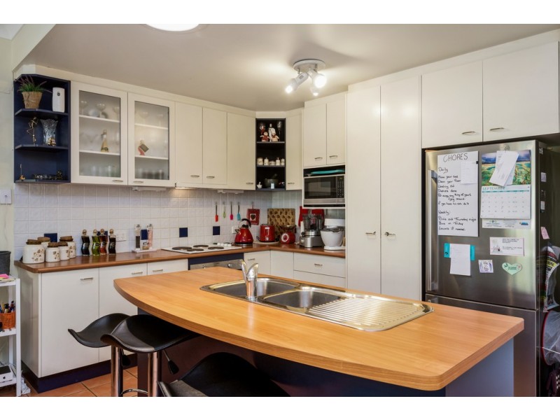 18 Harriet Court, Springfield Lakes QLD 4300