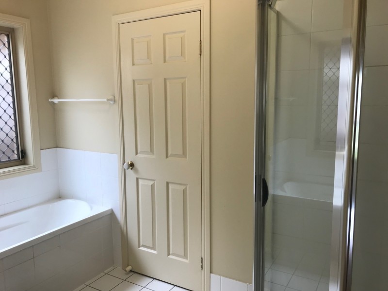 4 Rachele Close, Forest Lake QLD 4078