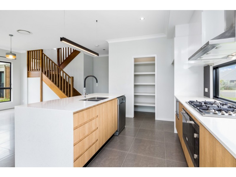 15 Harmony Crescent, South Ripley QLD 4306