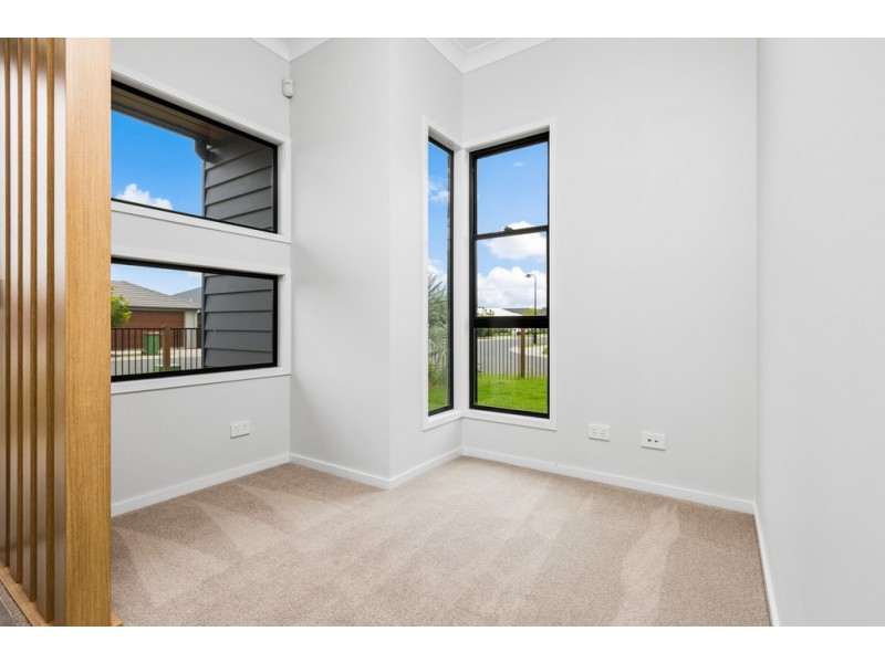 15 Harmony Crescent, South Ripley QLD 4306
