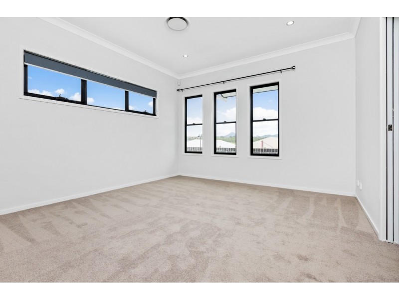 15 Harmony Crescent, South Ripley QLD 4306