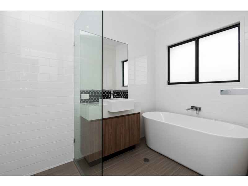 15 Harmony Crescent, South Ripley QLD 4306