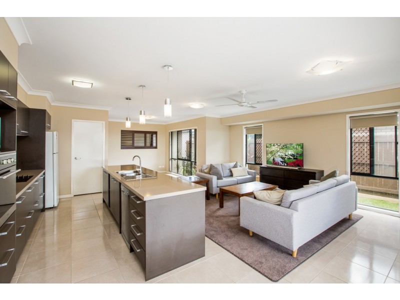 33 Grindelia Drive, Springfield Lakes QLD 4300