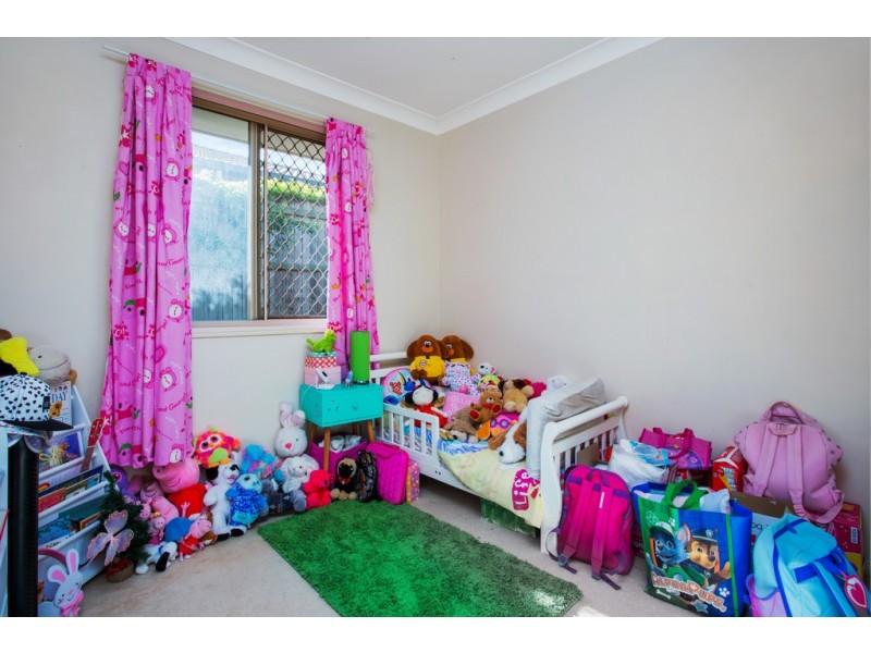 8 Karnak Court, Camira QLD 4300